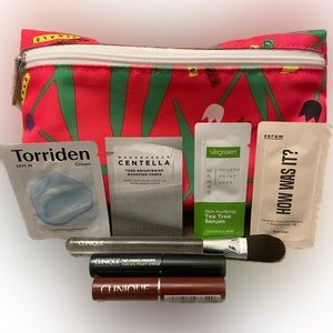 Clinique bundle set with makeup bag